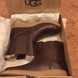 UGG Brown boot new